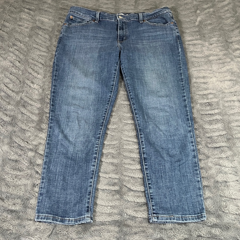 Levis Boyfriend‎ Jeans Womens 32 Medium Wash Blue Denim Mid Rise Cropped AN338